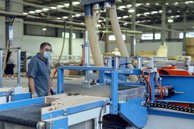 煙臺(tái)高新區(qū) 陽(yáng)光新材料以硬核技術(shù)破局，實(shí)力領(lǐng)跑低碳建材新賽道